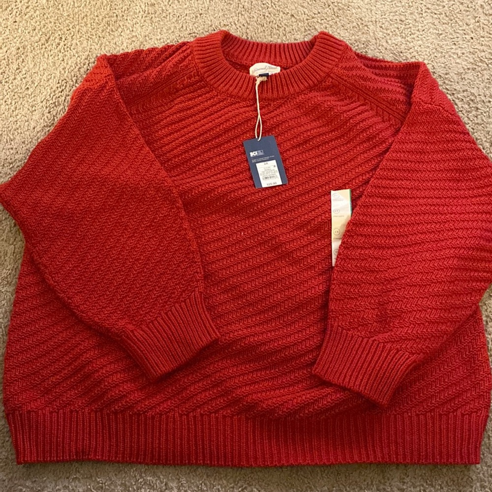 NWT 2X Red Sweater Universal Thread